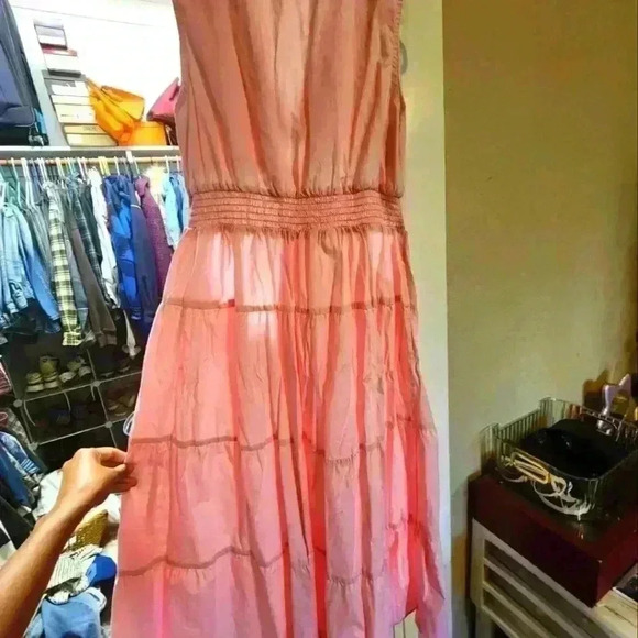 Beautiful cut out ruffle Pink dress - Picture 2 of 3